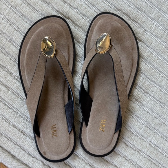 Zara Flat Split Suede Sandal with Metal Embellishment - Picture 4 of 5